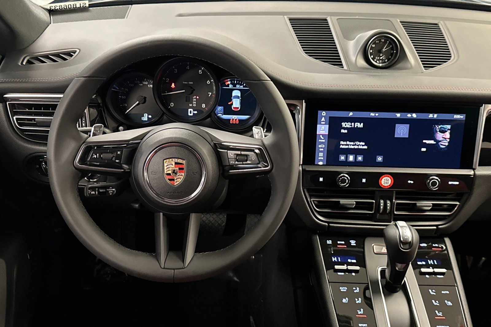 Used 2025 Porsche Macan image 15