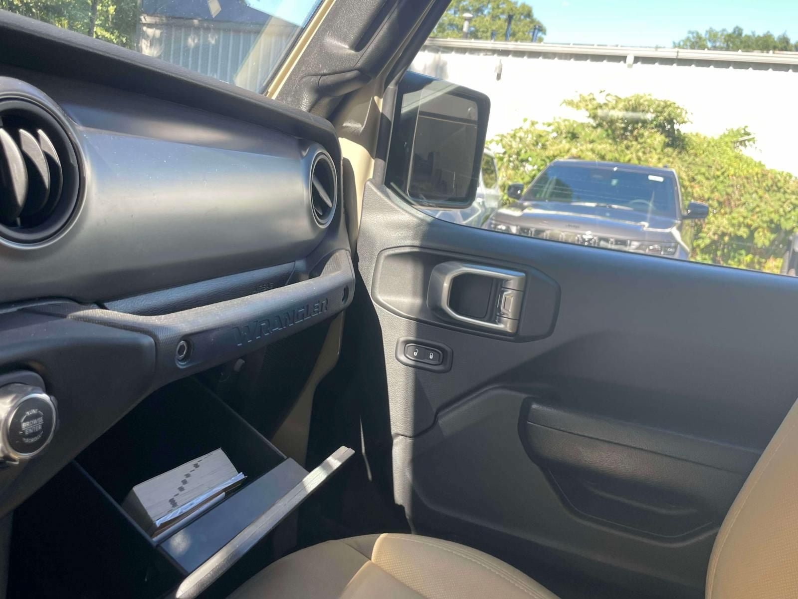Used 2022 Jeep Wrangler Unlimited Sport AWD/4WD image 32