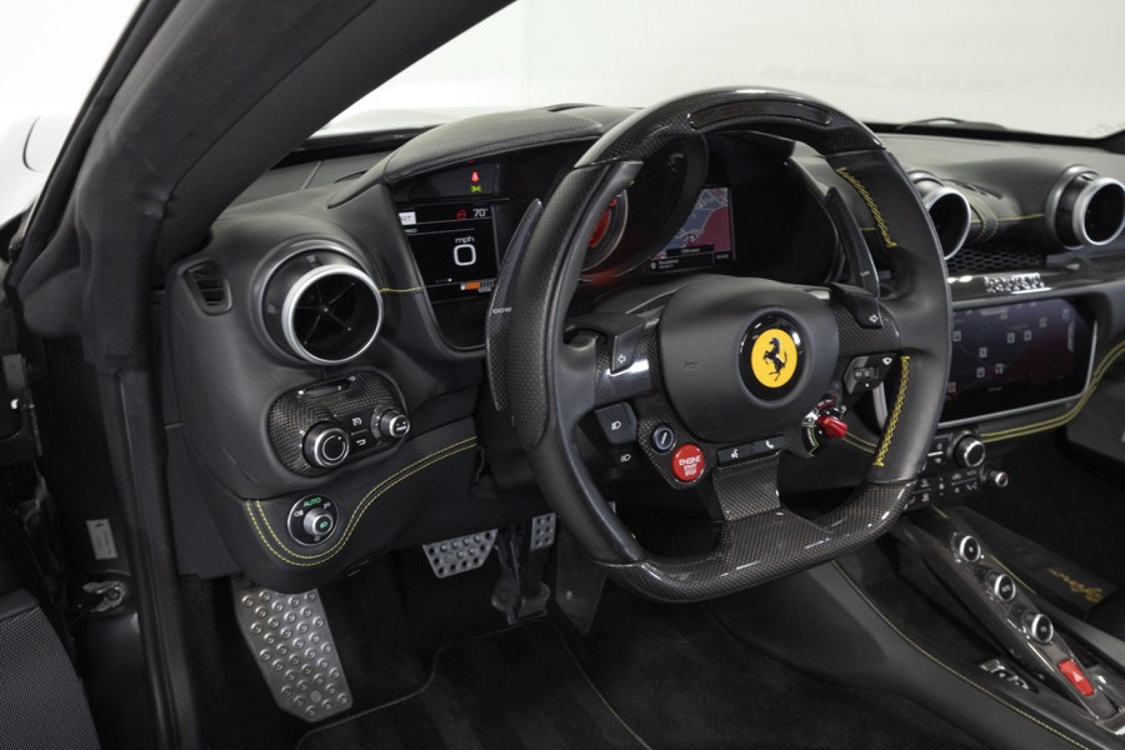 Used 2020 Ferrari Portofino RWD image 22