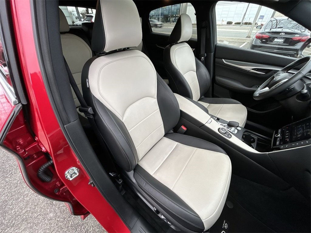 Certified 2023 INFINITI QX55 Essential image 25