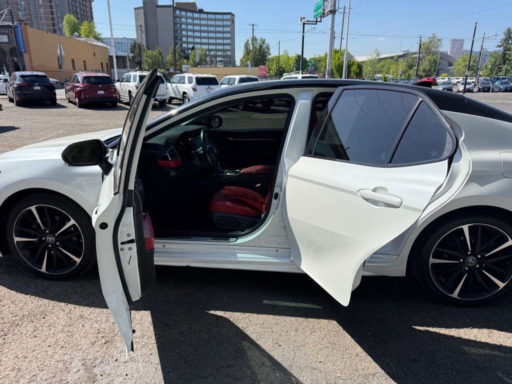 Used 2018 Toyota Camry XSE FWD image 16