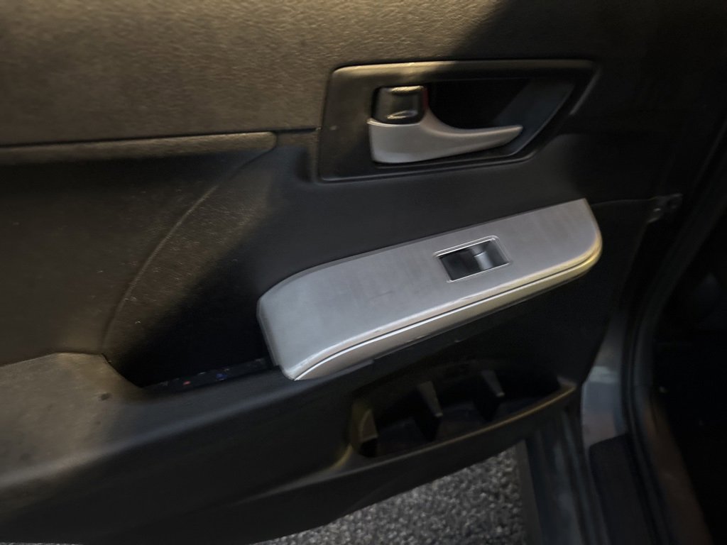 Used 2013 Toyota Camry SE image 4