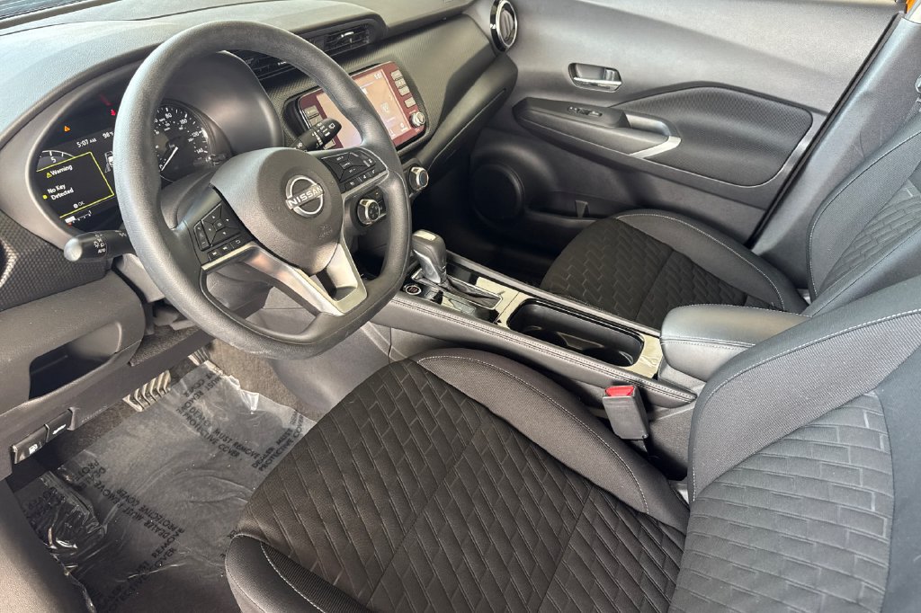 Used 2023 Nissan Kicks SV FWD image 9