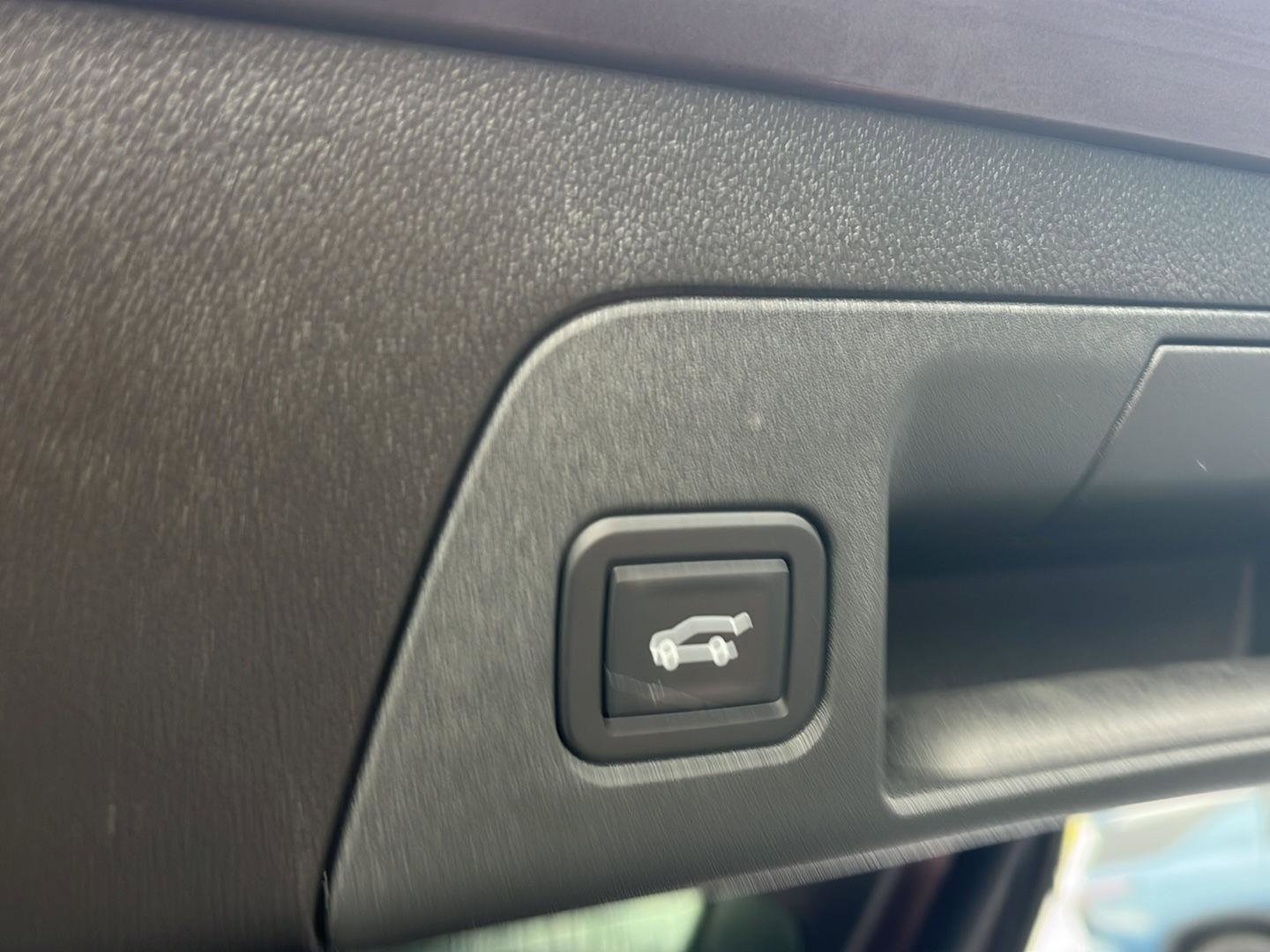 Used 2024 Buick Envision Preferred AWD/4WD image 24