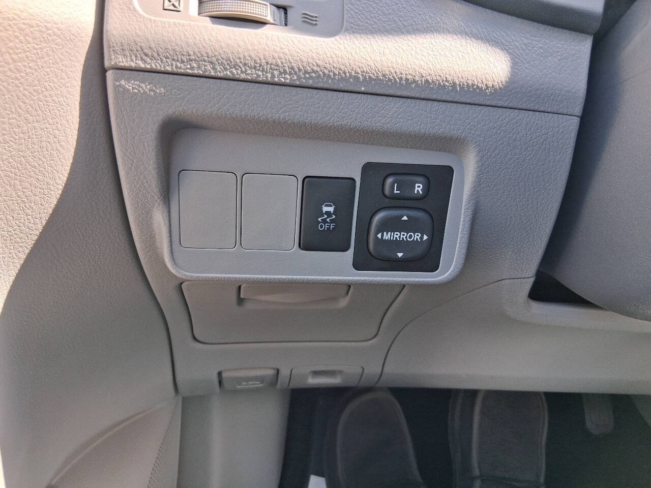 Used 2010 Toyota Corolla LE FWD image 28