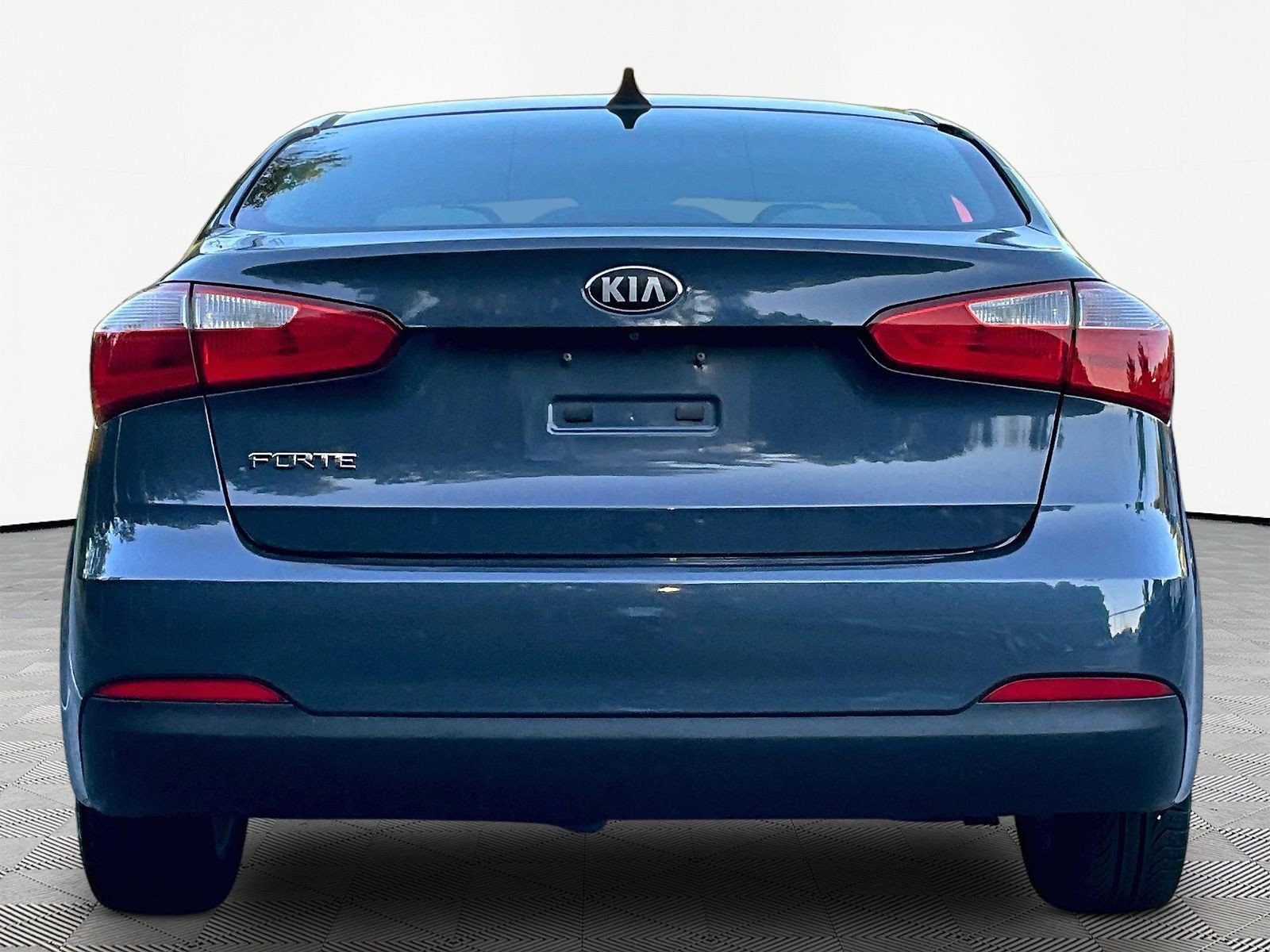 Used 2016 Kia Forte LX w/ LX Popular Plus Package FWD image 5