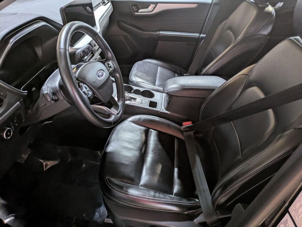 Used 2024 Ford Escape Platinum AWD/4WD image 11