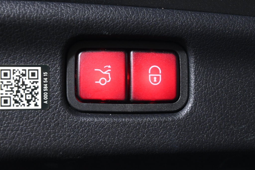 Certified 2023 Mercedes-Benz C 300 4MATIC Sedan image 34