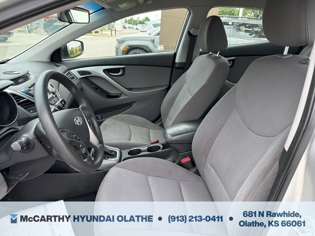 Used 2015 Hyundai Elantra SE w/ Option Group 02 FWD image 4
