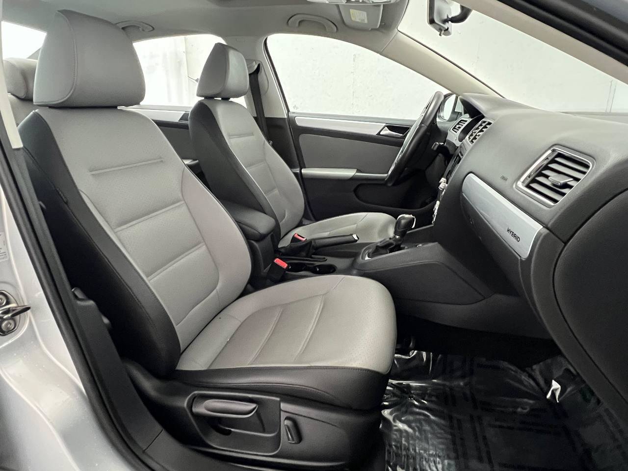 Used 2013 Volkswagen Jetta Hybrid Sedan FWD image 12