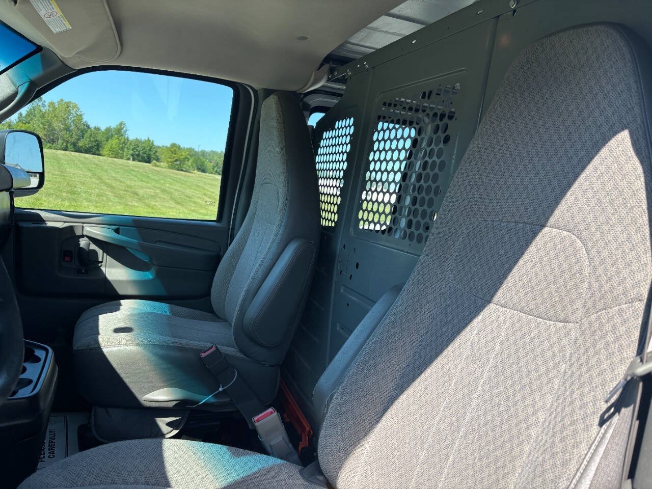 Used 2015 GMC Savana 2500 RWD image 8