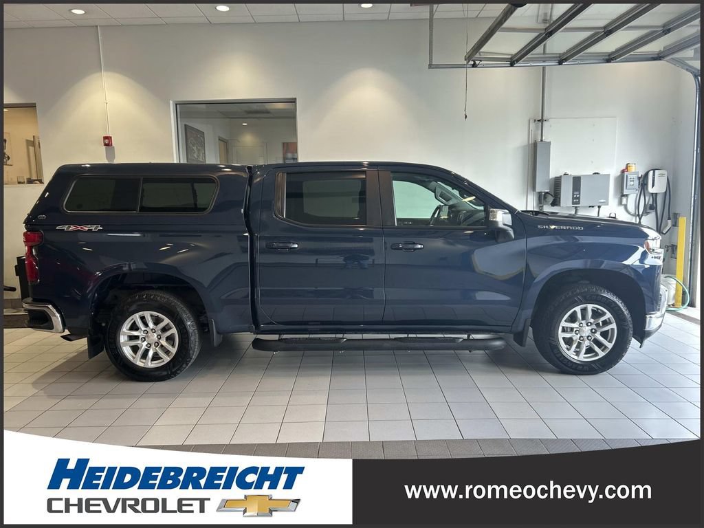 Certified 2022 Chevrolet Silverado 1500 LT w/ Convenience Package II AWD/4WD image 2