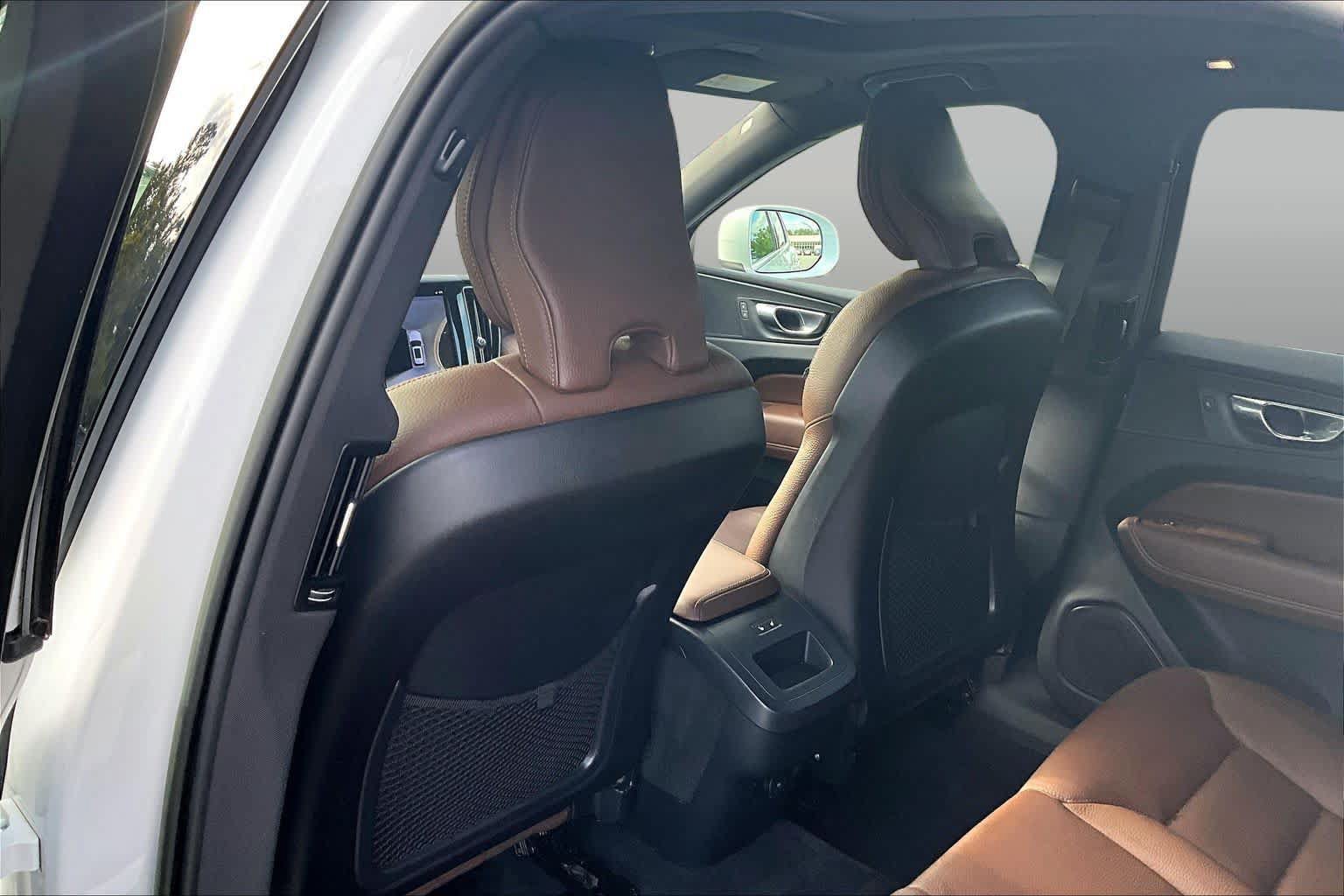 Used 2023 Volvo XC60 B5 Plus w/ Climate Package AWD/4WD image 22