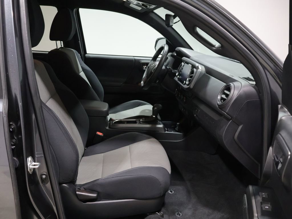 Used 2022 Toyota Tacoma TRD Off-Road w/ Technology Package image 22