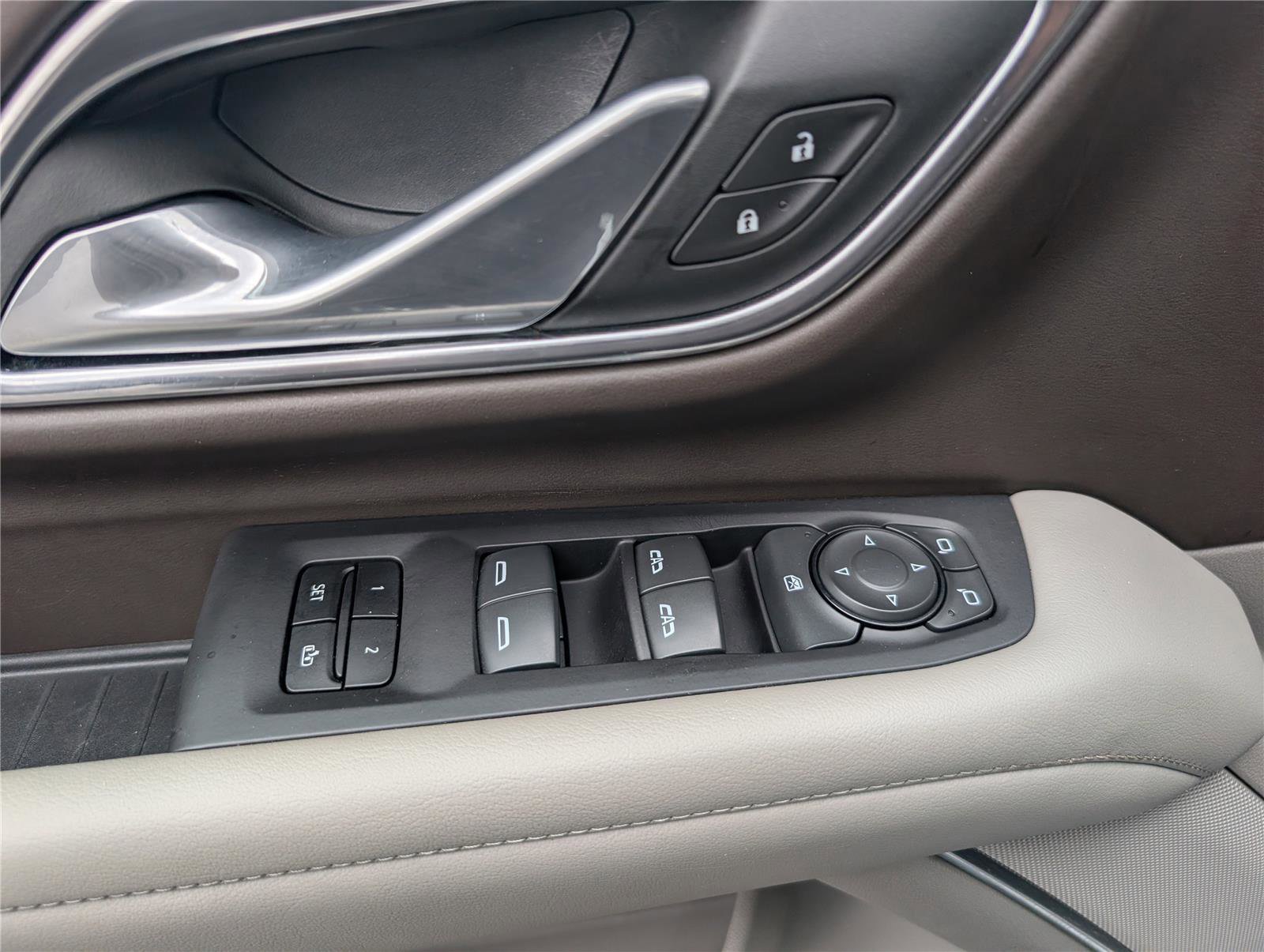 Used 2024 Chevrolet Tahoe LT AWD/4WD image 21