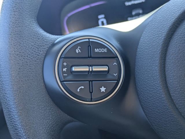 Used 2025 Kia Soul LX image 22
