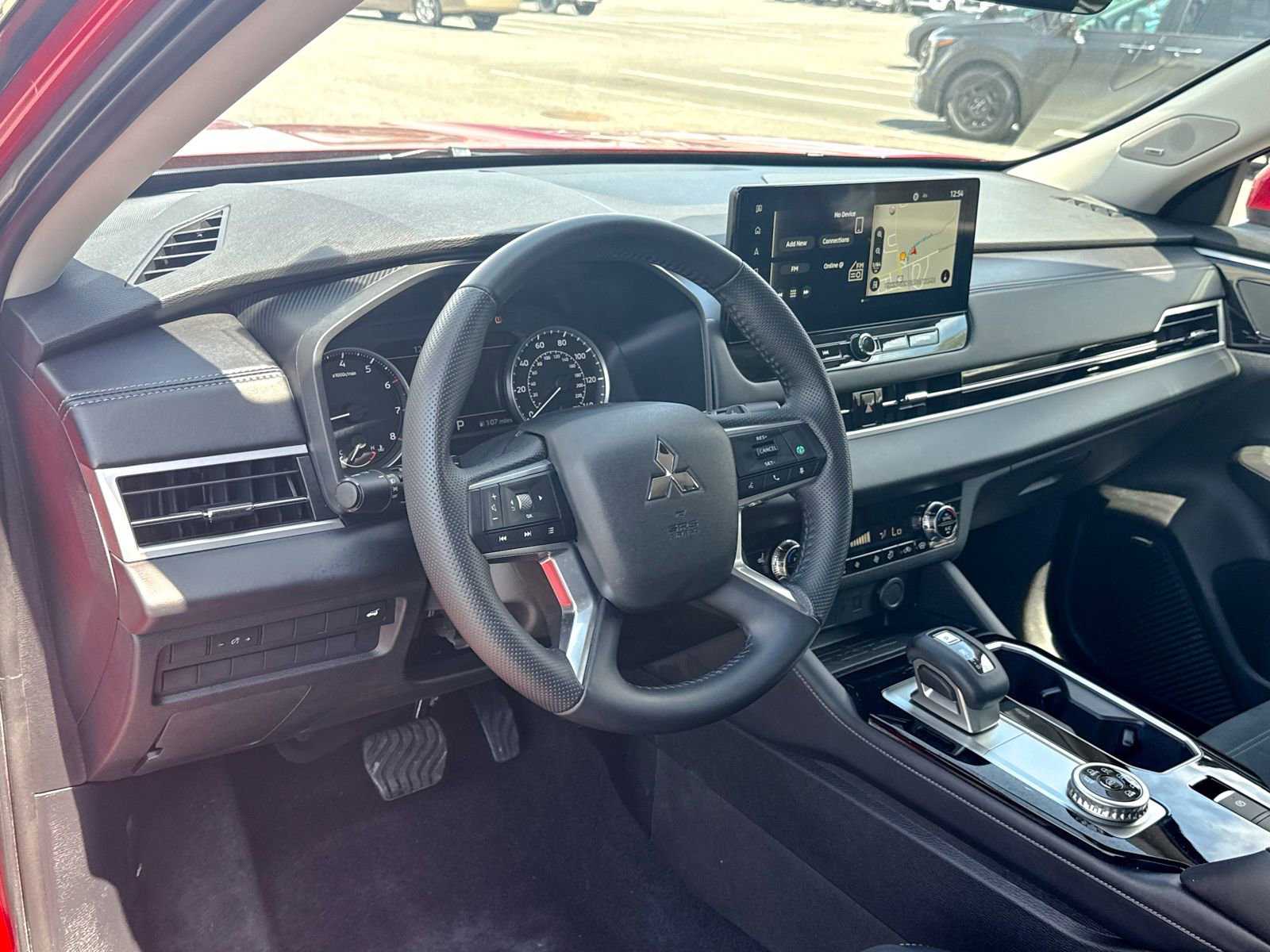 Used 2025 Mitsubishi Outlander SE image 17