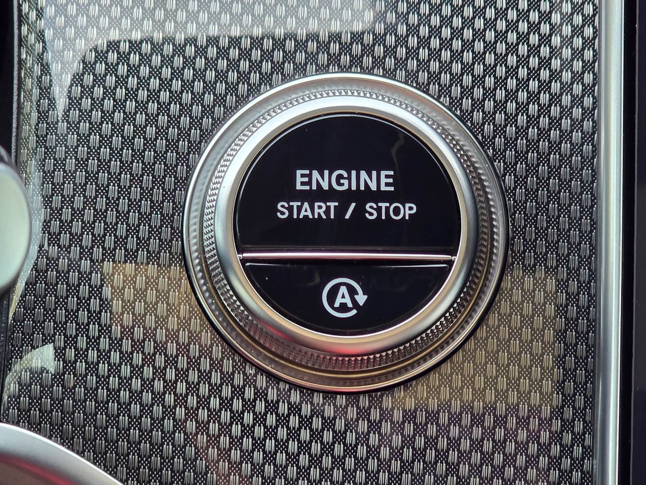 Used 2026 Mercedes-Benz GLC 300 4MATIC image 23