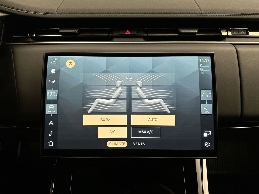 Used 2025 Land Rover Range Rover Sport SE image 25