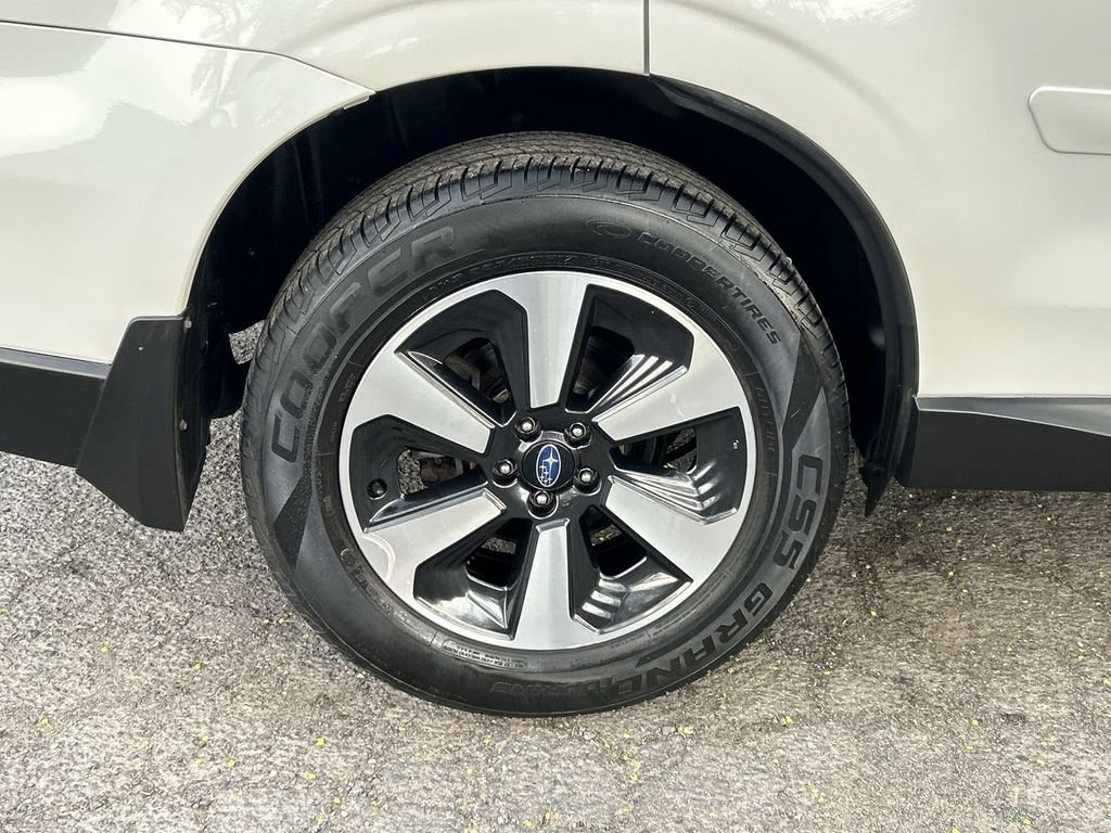 Used 2017 Subaru Forester 2.5i Limited AWD/4WD image 12