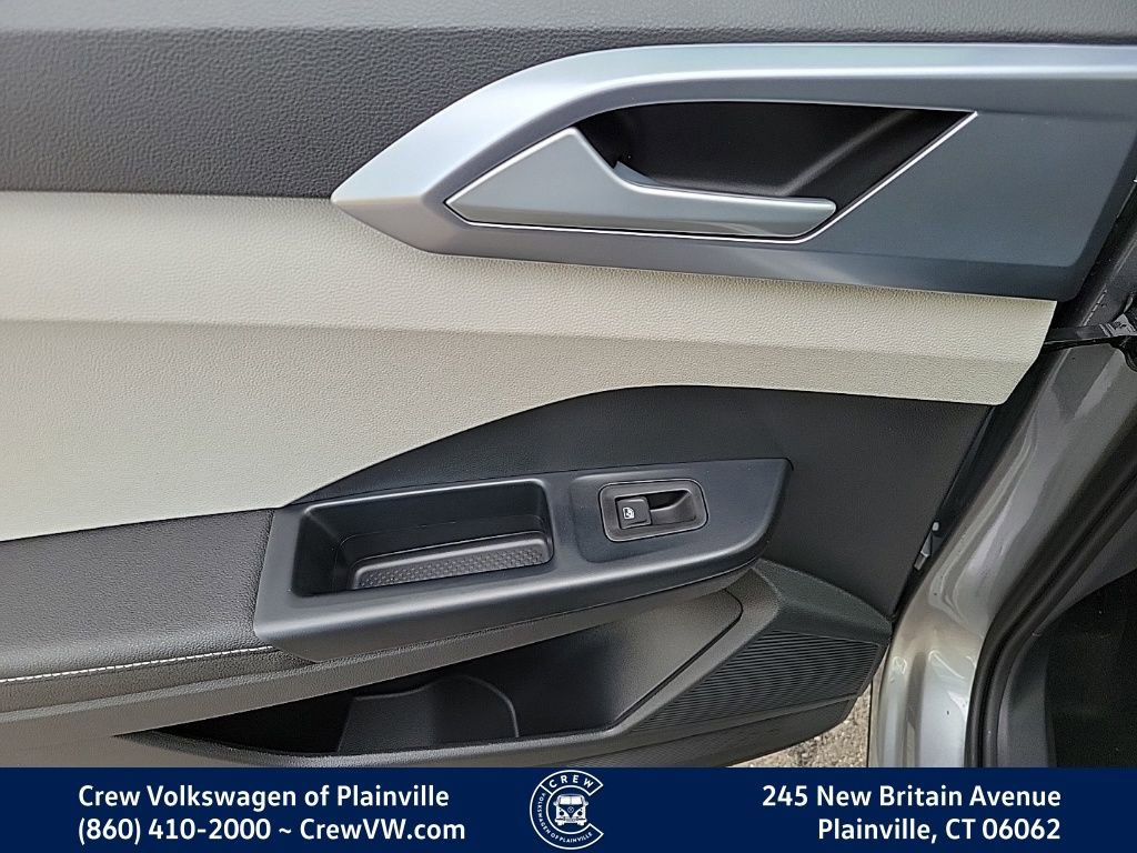 New 2026 Volkswagen Taos SE image 47