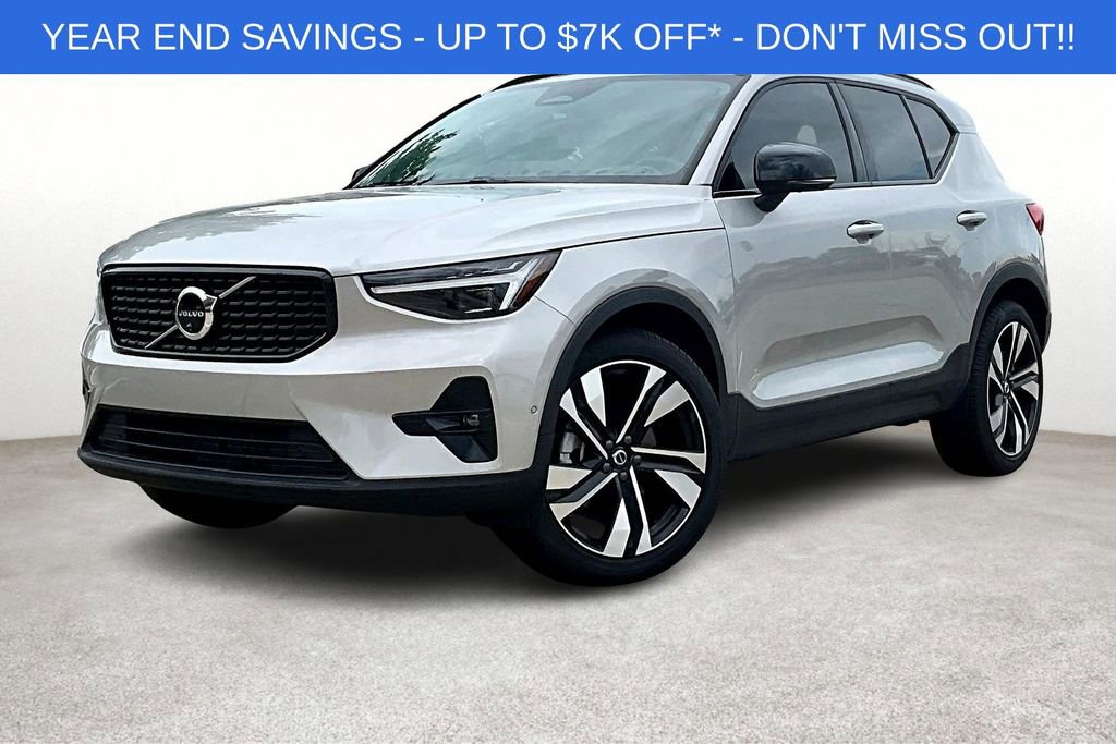 Used 2025 Volvo XC40 B5 Ultra w/ Protection Package Premier image 2