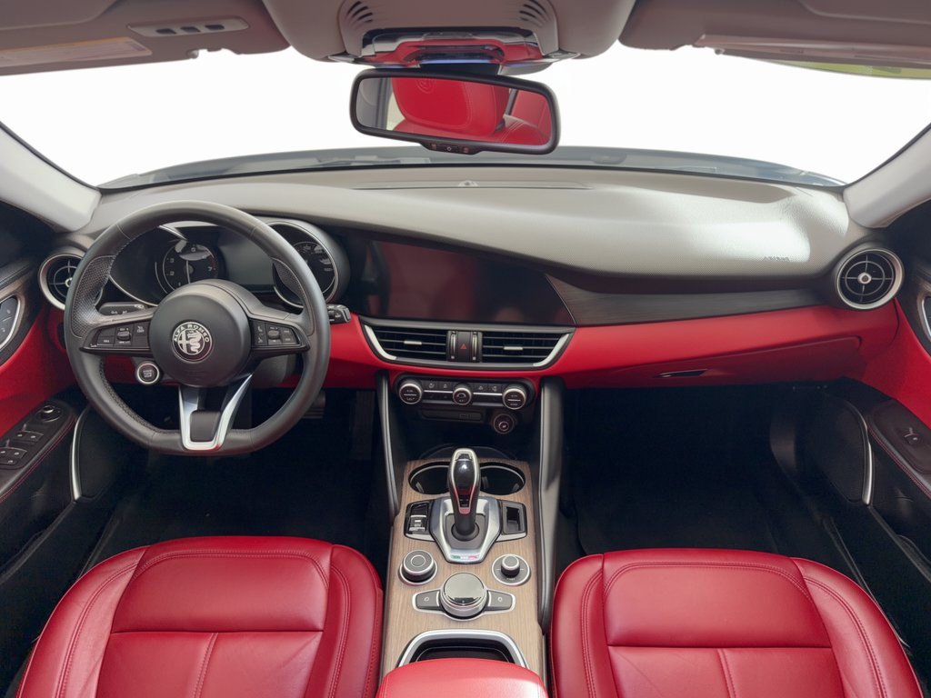 Used 2020 Alfa Romeo Giulia Ti w/ Active Blind Spot Package AWD/4WD image 17