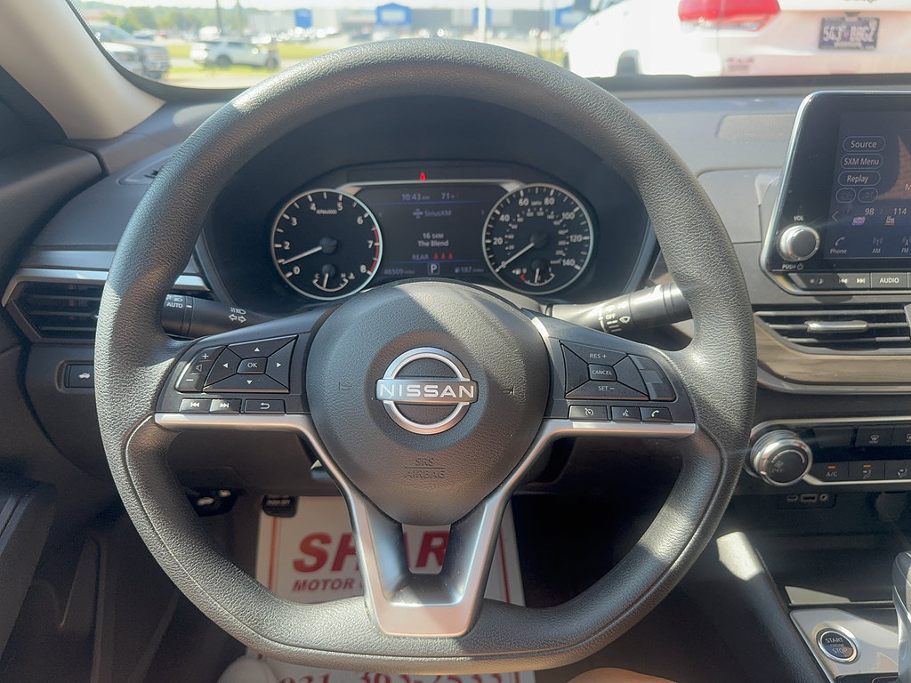 Used 2025 Nissan Altima 2.5 SV FWD image 8