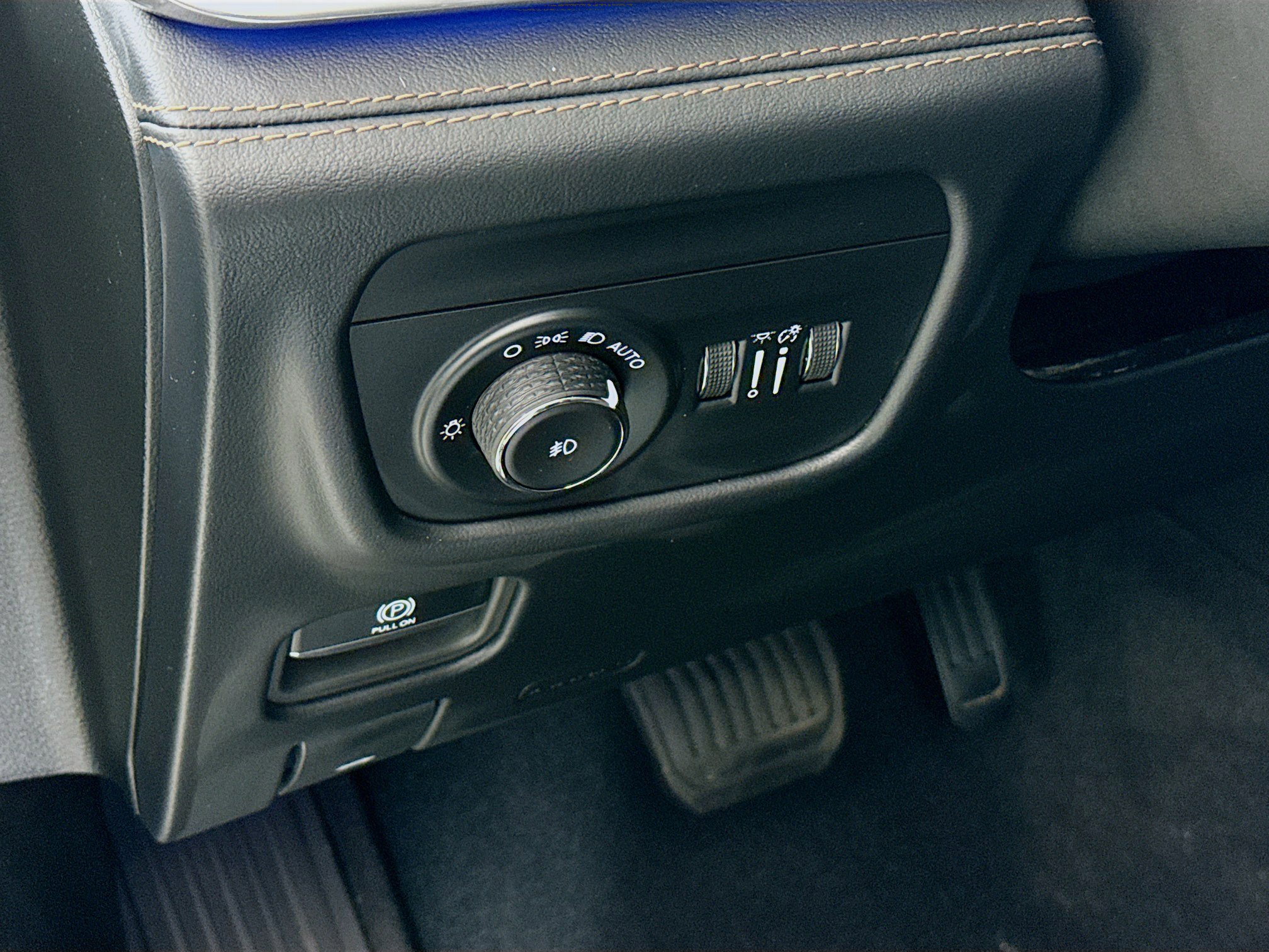 Used 2023 Jeep Grand Cherokee L Summit image 10