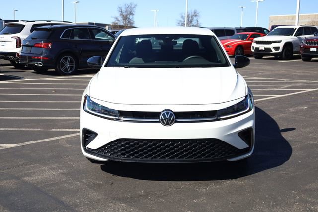 Used 2025 Volkswagen Jetta Sport image 3