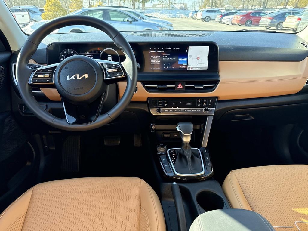 Used 2024 Kia Seltos EX image 13