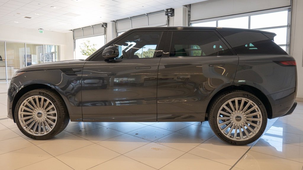 New 2025 Land Rover Range Rover Sport Dynamic SE image 4