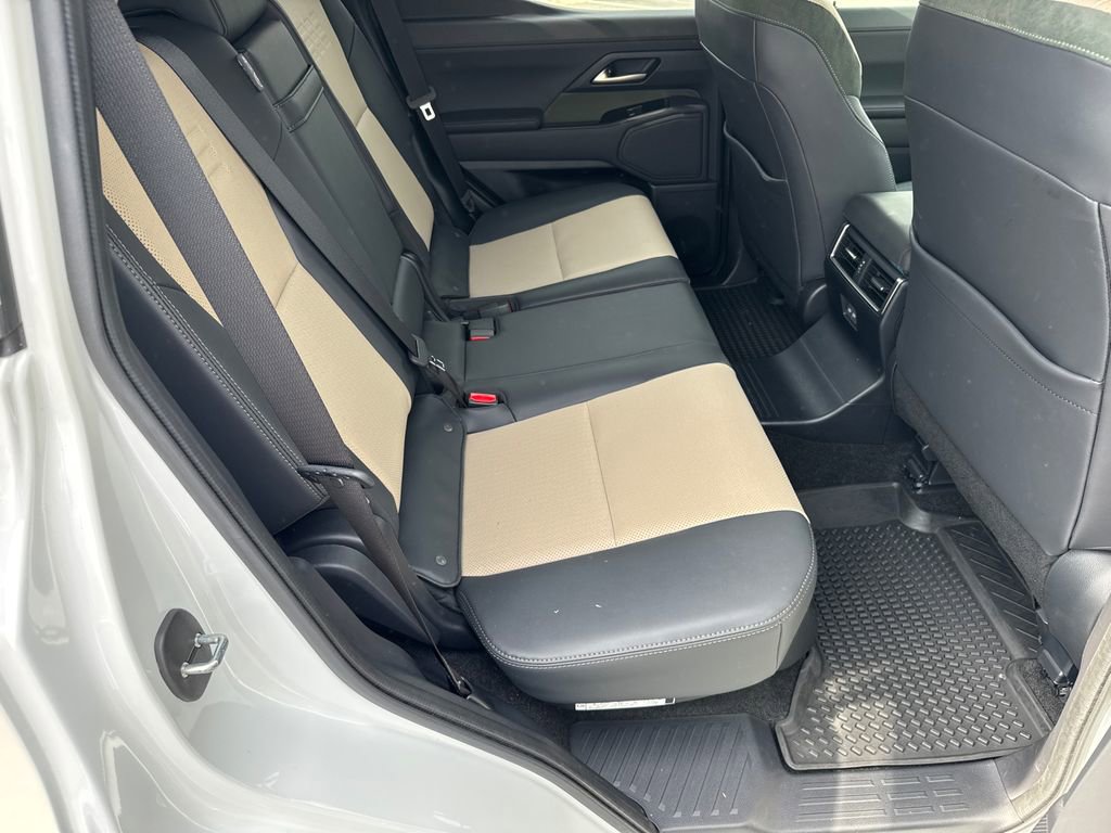 Used 2024 Lexus GX 550 image 15