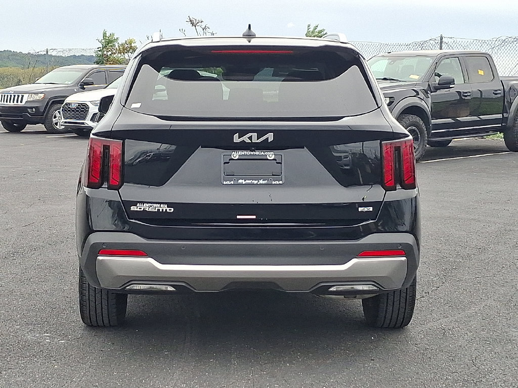 Used 2025 Kia Sorento S w/ Panoramic Sunroof Package AWD/4WD image 5