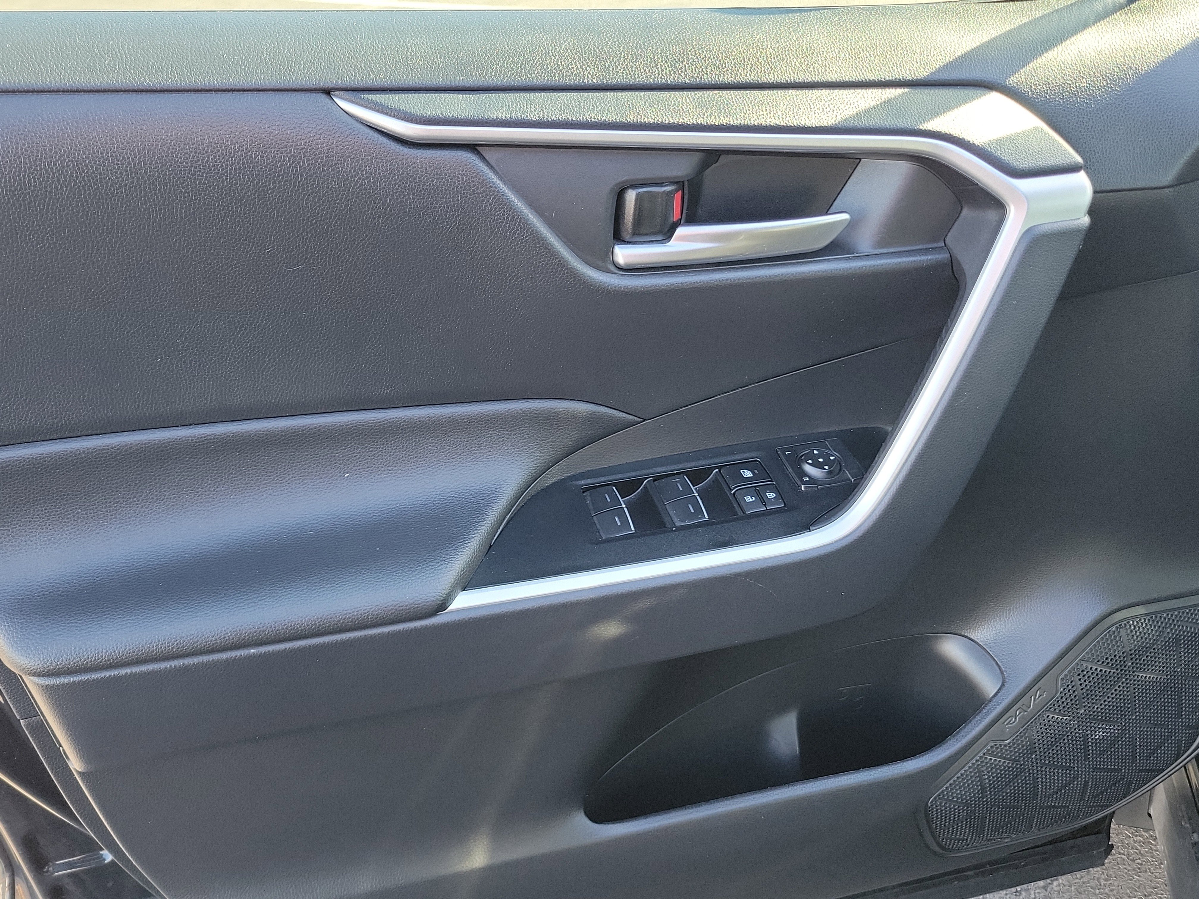 Certified 2025 Toyota RAV4 XLE image 19