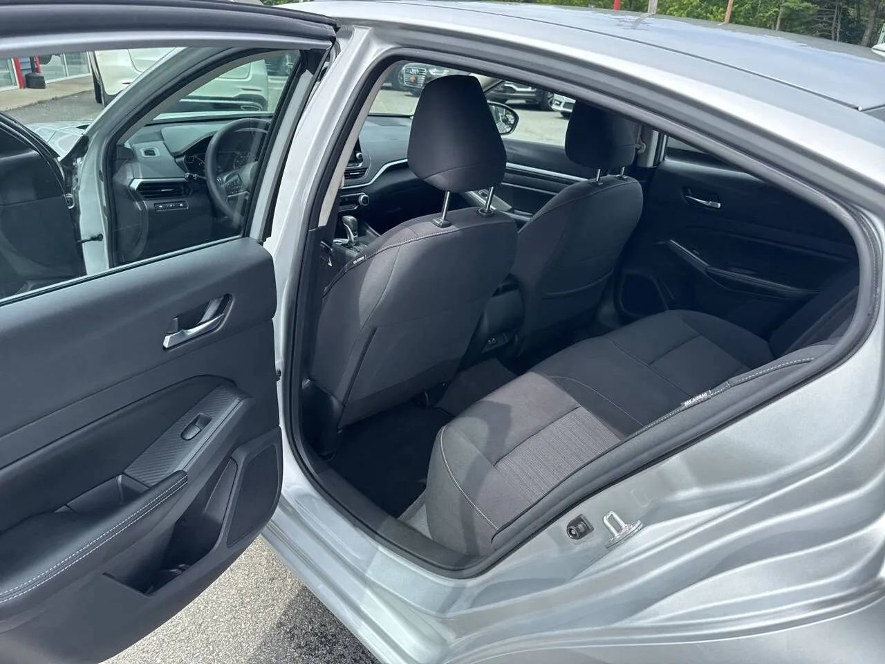 Used 2022 Nissan Altima 2.5 SV image 21