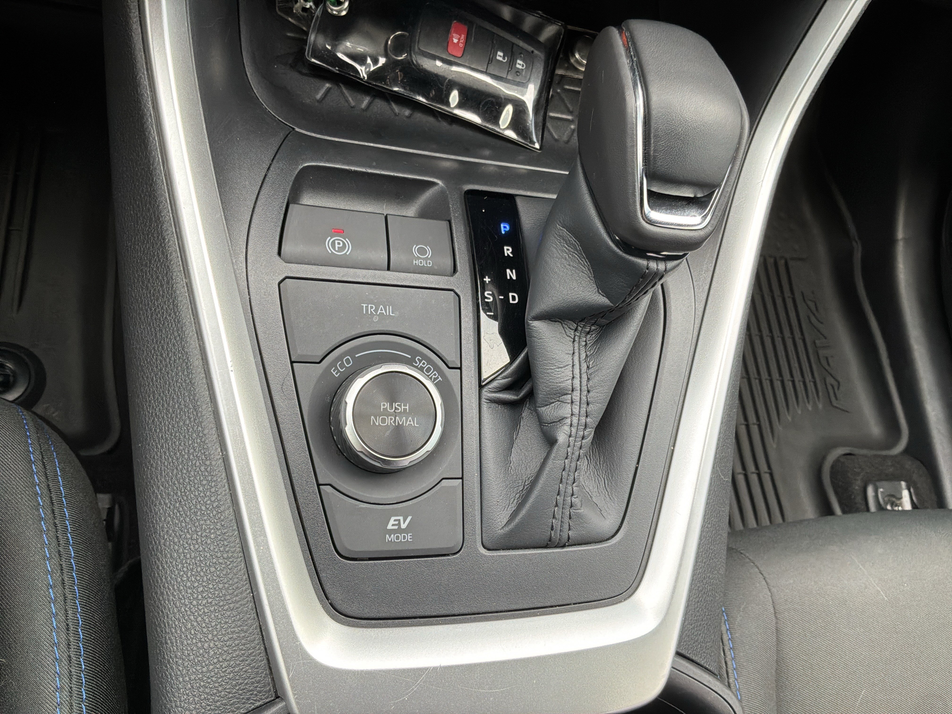 Used 2024 Toyota RAV4 SE w/ Weather Package AWD/4WD image 26