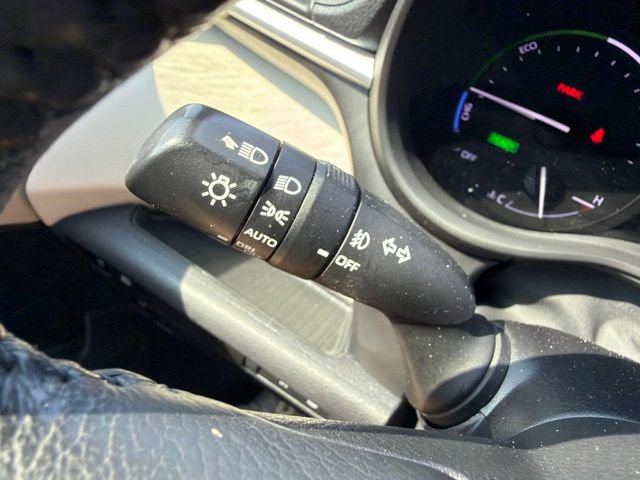 Used 2021 Toyota Sienna XLE FWD image 53