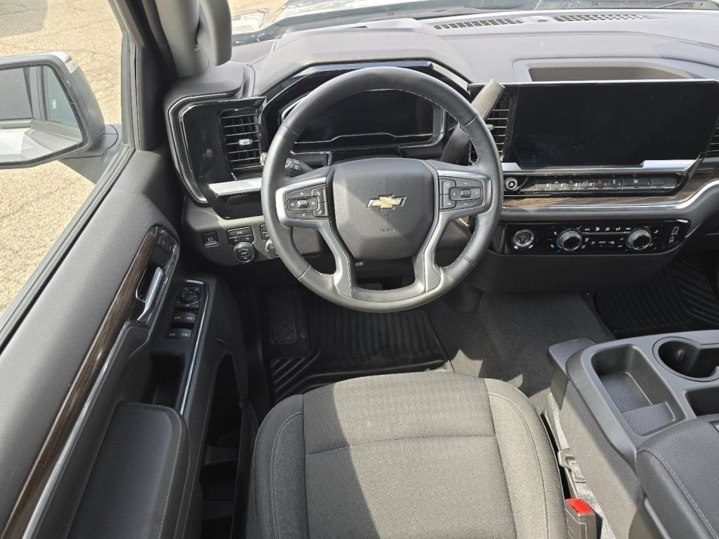 Used 2023 Chevrolet Silverado 1500 LT AWD/4WD image 20