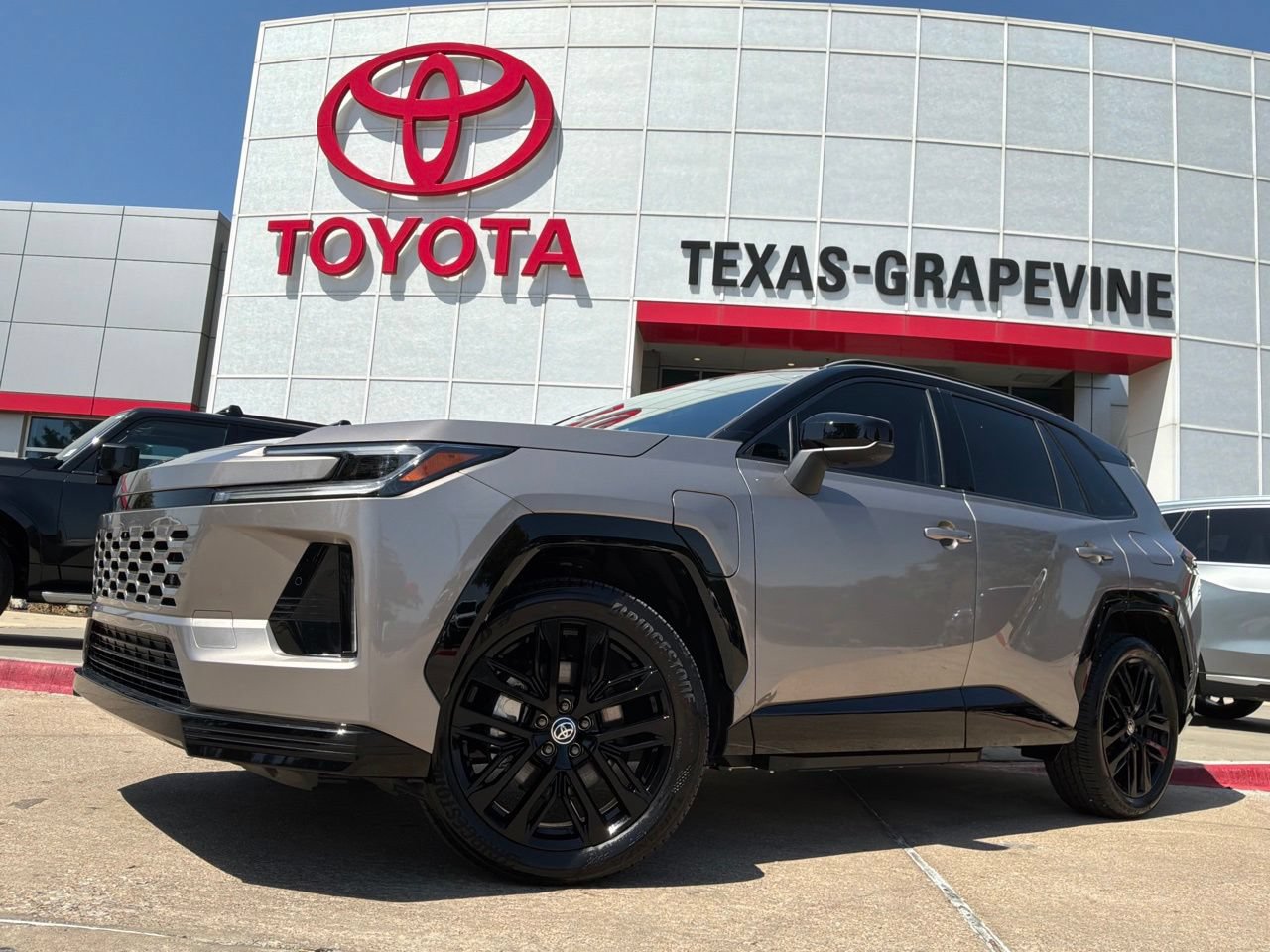 Used 2026 Toyota RAV4 XSE AWD/4WD image 2