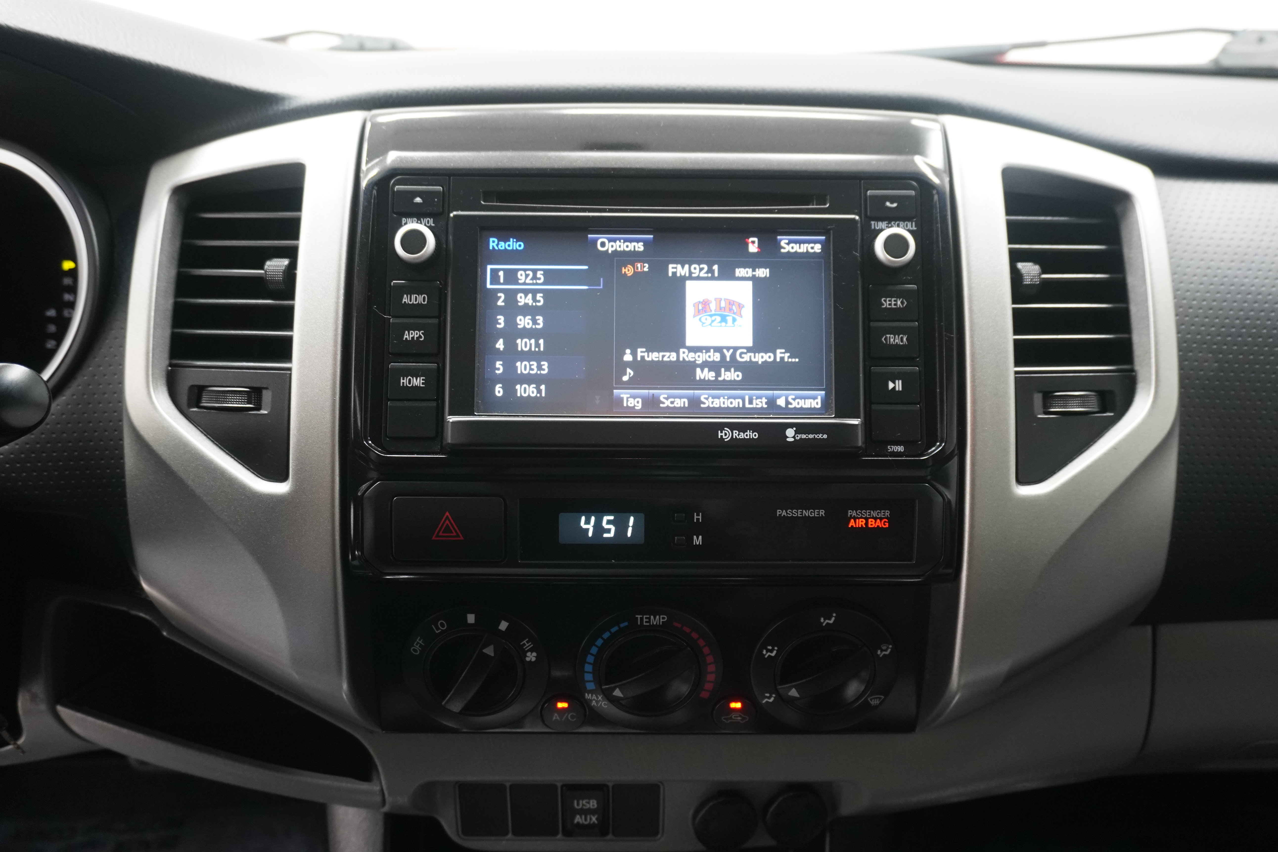 Used 2014 Toyota Tacoma PreRunner w/ SR5 Package RWD image 16
