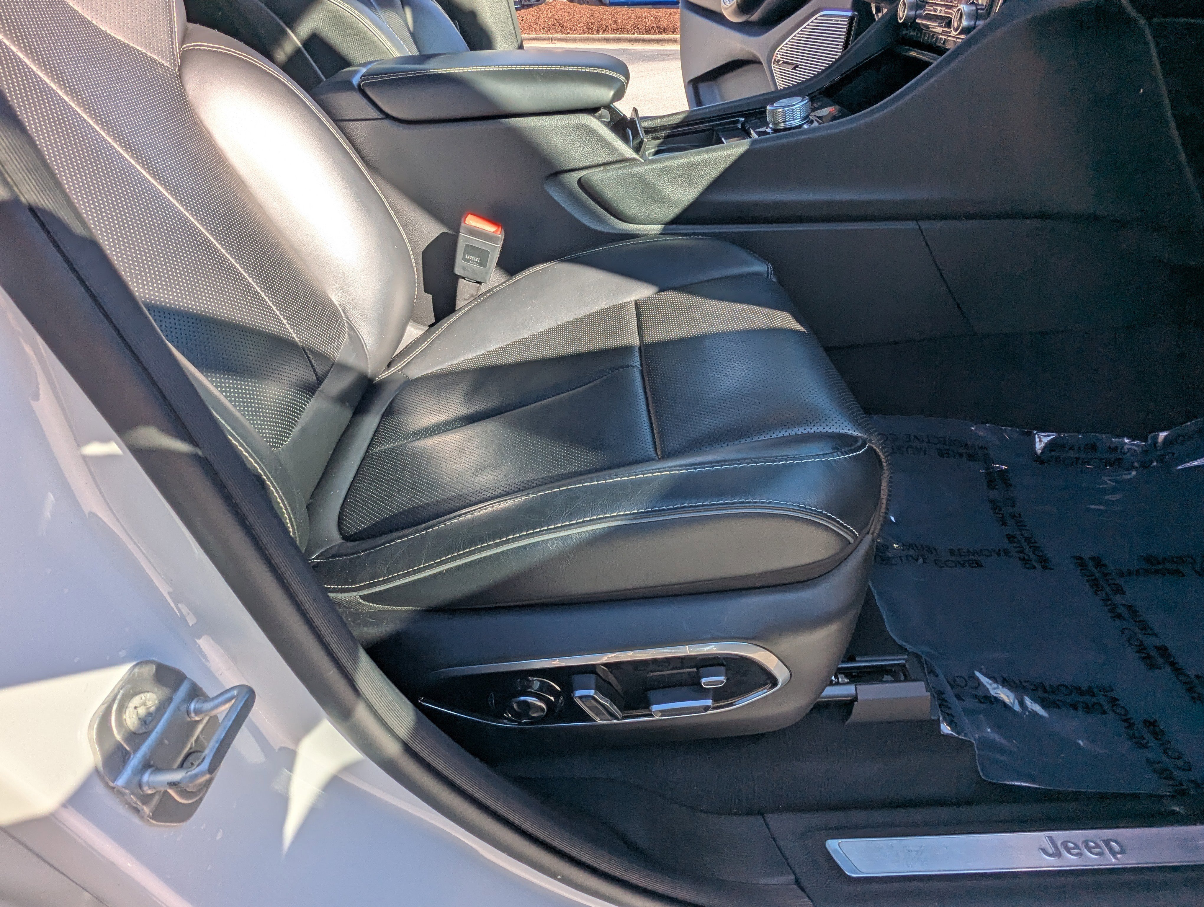 Certified 2022 Jeep Grand Cherokee L Overland w/ Advanced Protech Group III image 14