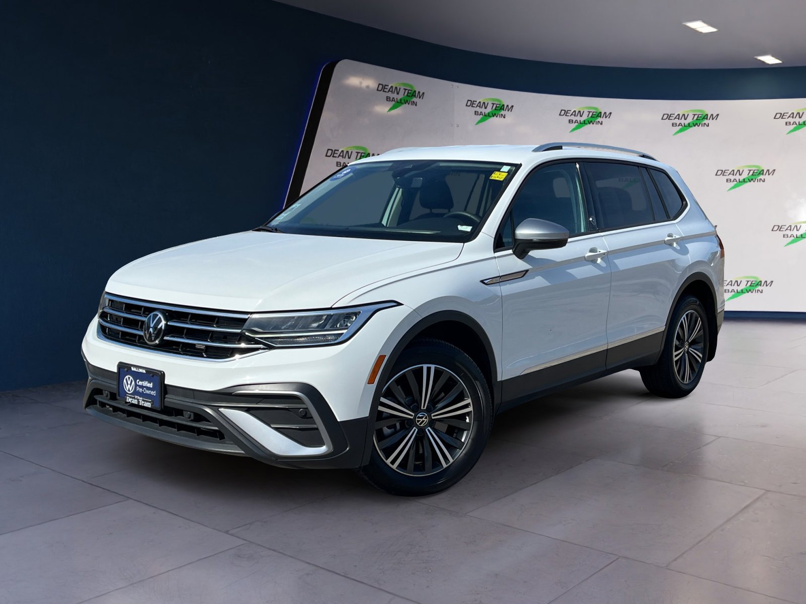Certified 2024 Volkswagen Tiguan Wolfsburg Edition image 3