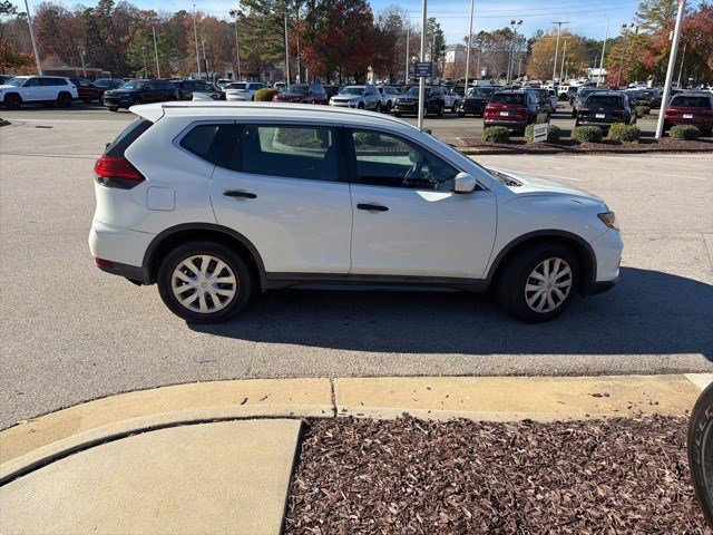 Used 2017 Nissan Rogue S image 6