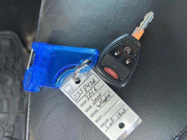 Used 2017 Jeep Wrangler Unlimited Sahara w/ Connectivity Group image 27