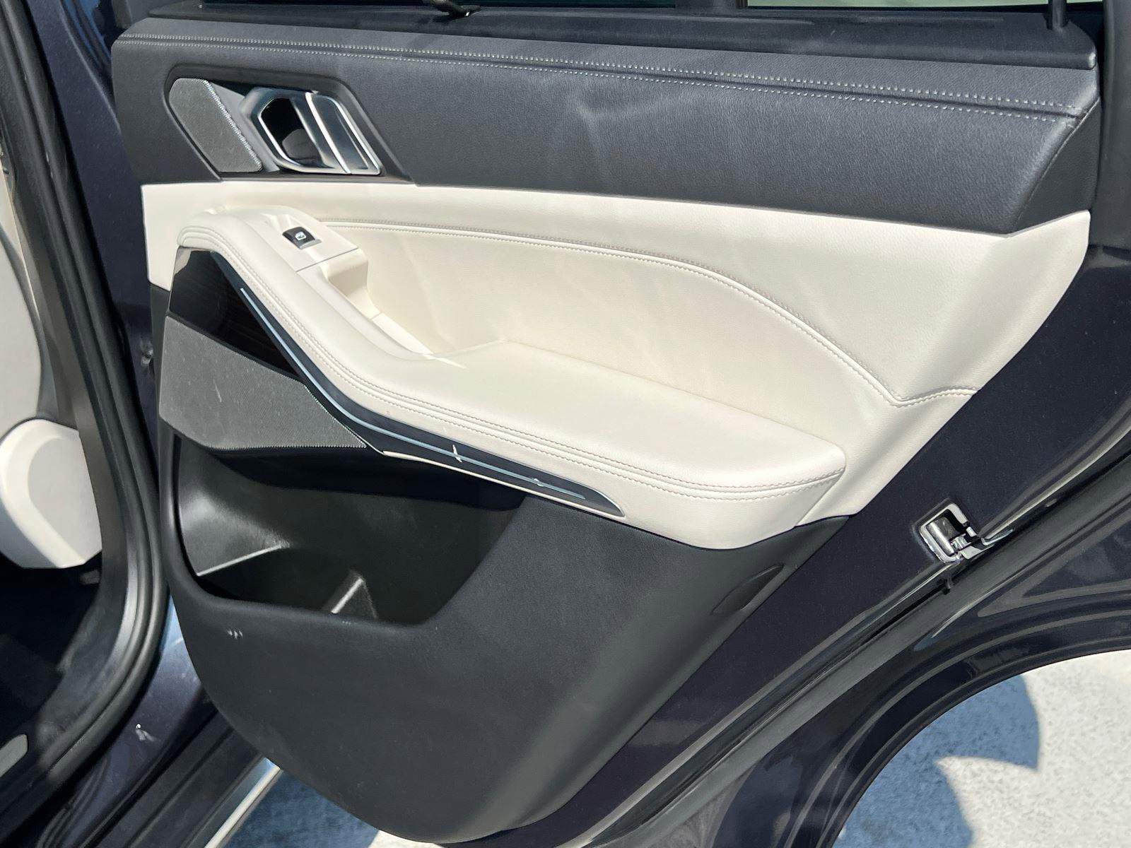 Used 2021 BMW X5 sDrive40i w/ Premium Package image 16