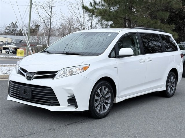 Certified 2020 Toyota Sienna LE image 2