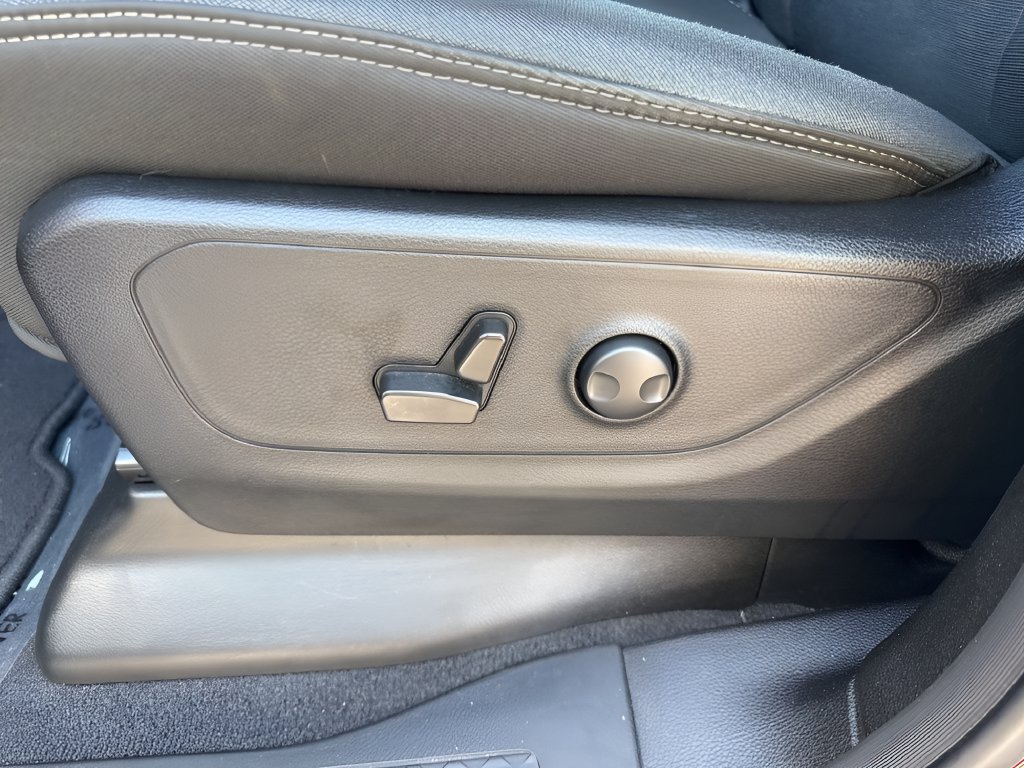 Used 2025 RAM 1500 Big Horn RWD image 12