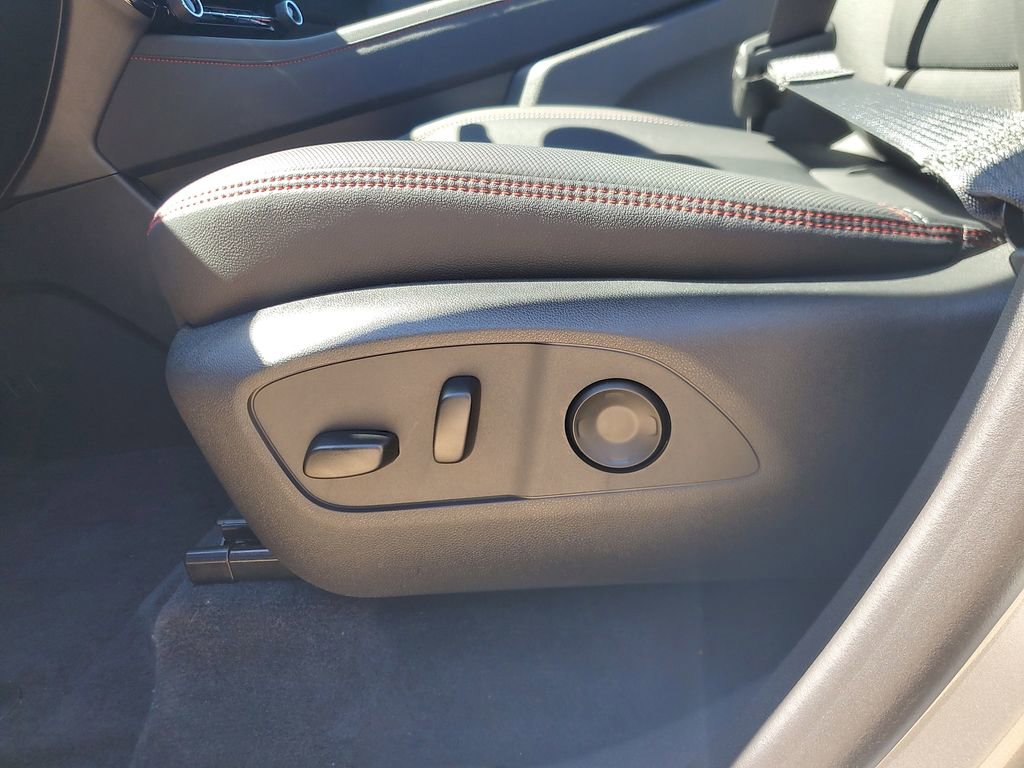 New 2026 Chevrolet Traverse RS w/ LPO, Floor Liner Package image 18