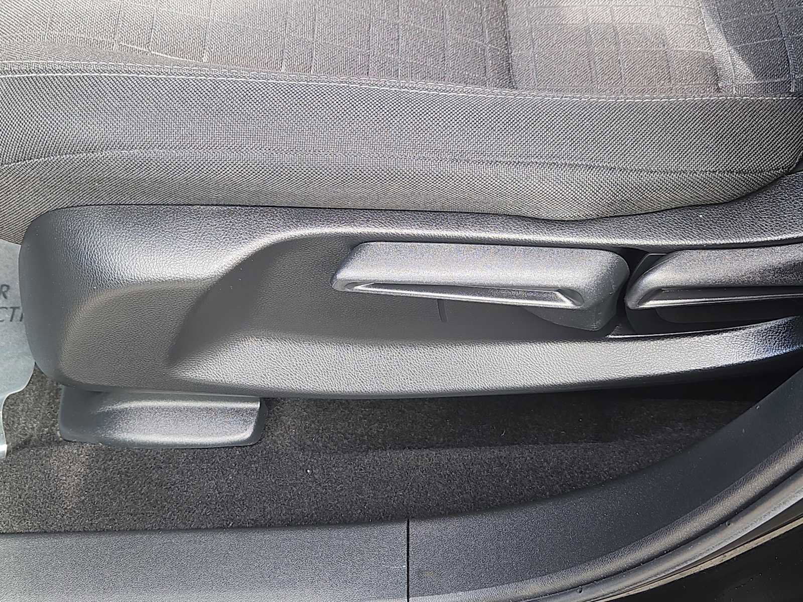 Certified 2023 Honda HR-V LX image 17